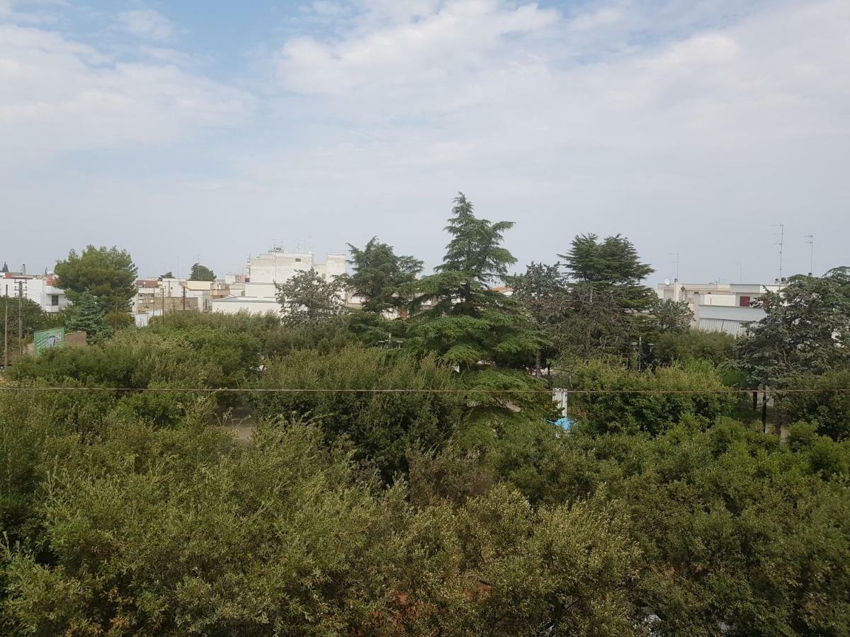 "La Casa Di Mariagrazia" Rooms Con Cucina Condivisa E Terrazza Sammichele Di Bari Bagian luar foto