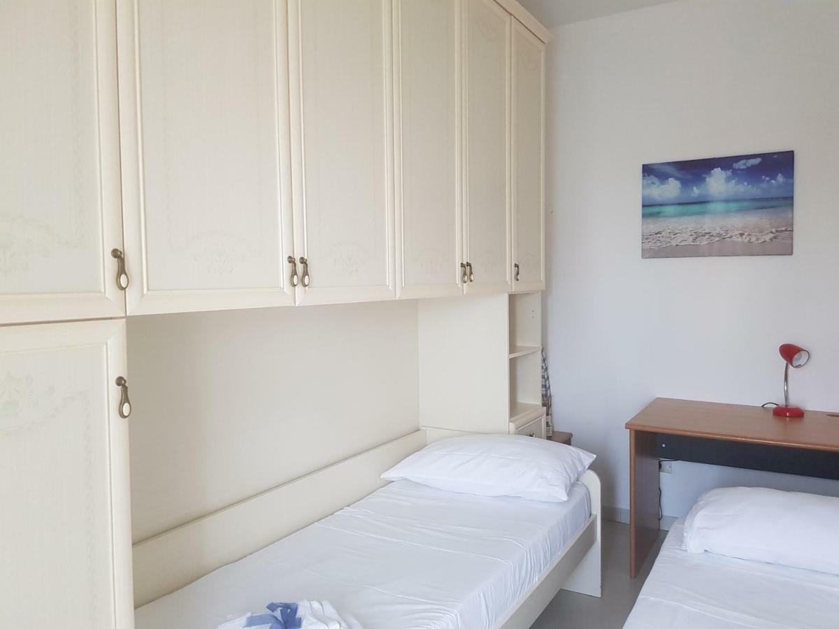 "La Casa Di Mariagrazia" Rooms Con Cucina Condivisa E Terrazza Sammichele Di Bari Bagian luar foto