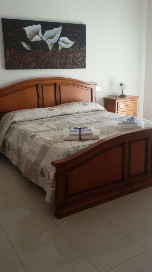 "La Casa Di Mariagrazia" Rooms Con Cucina Condivisa E Terrazza Sammichele Di Bari Bagian luar foto