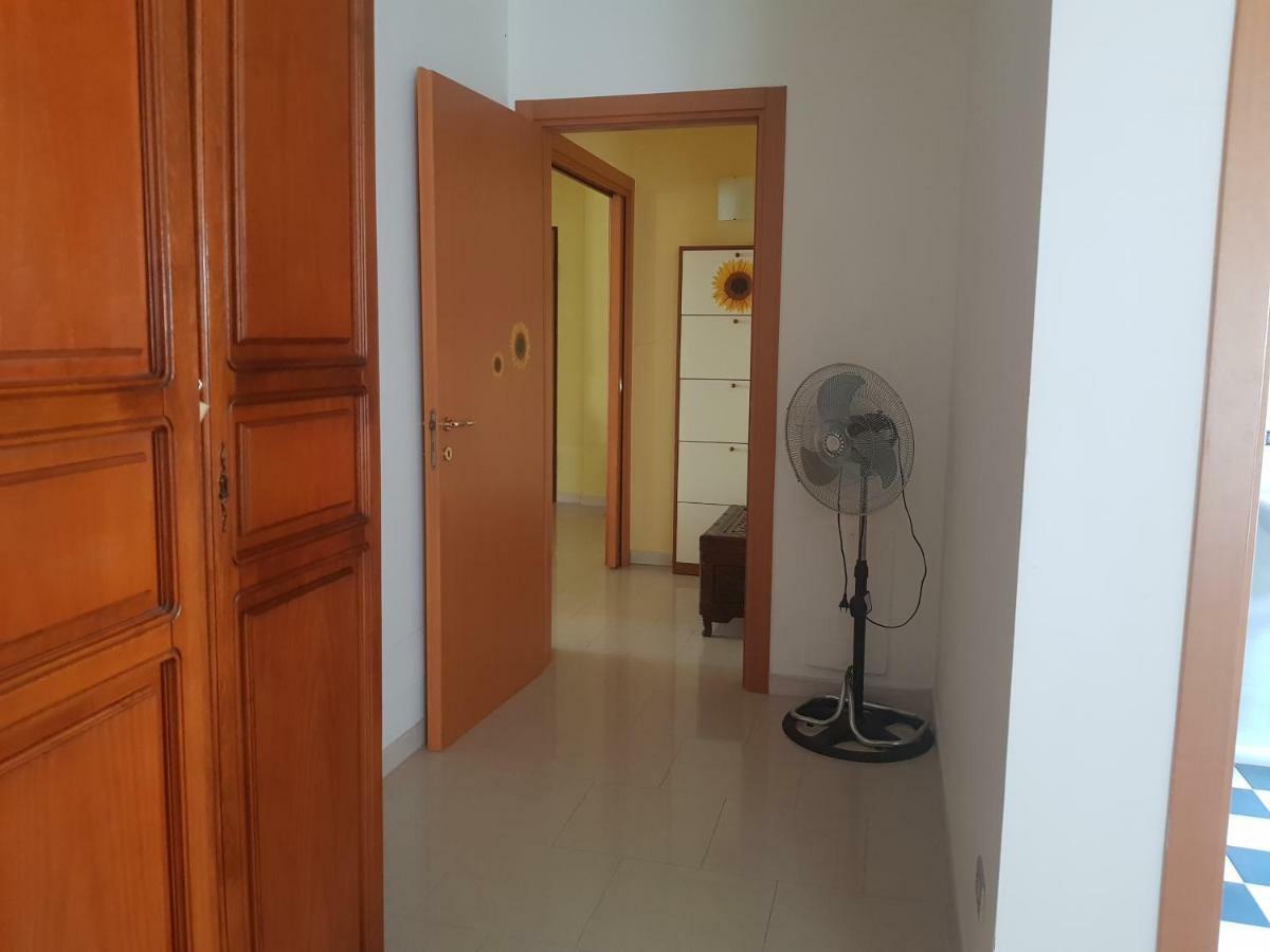 "La Casa Di Mariagrazia" Rooms Con Cucina Condivisa E Terrazza Sammichele Di Bari Ruang foto